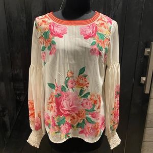 Vici size small floral, long sleeve shirt in great condition
